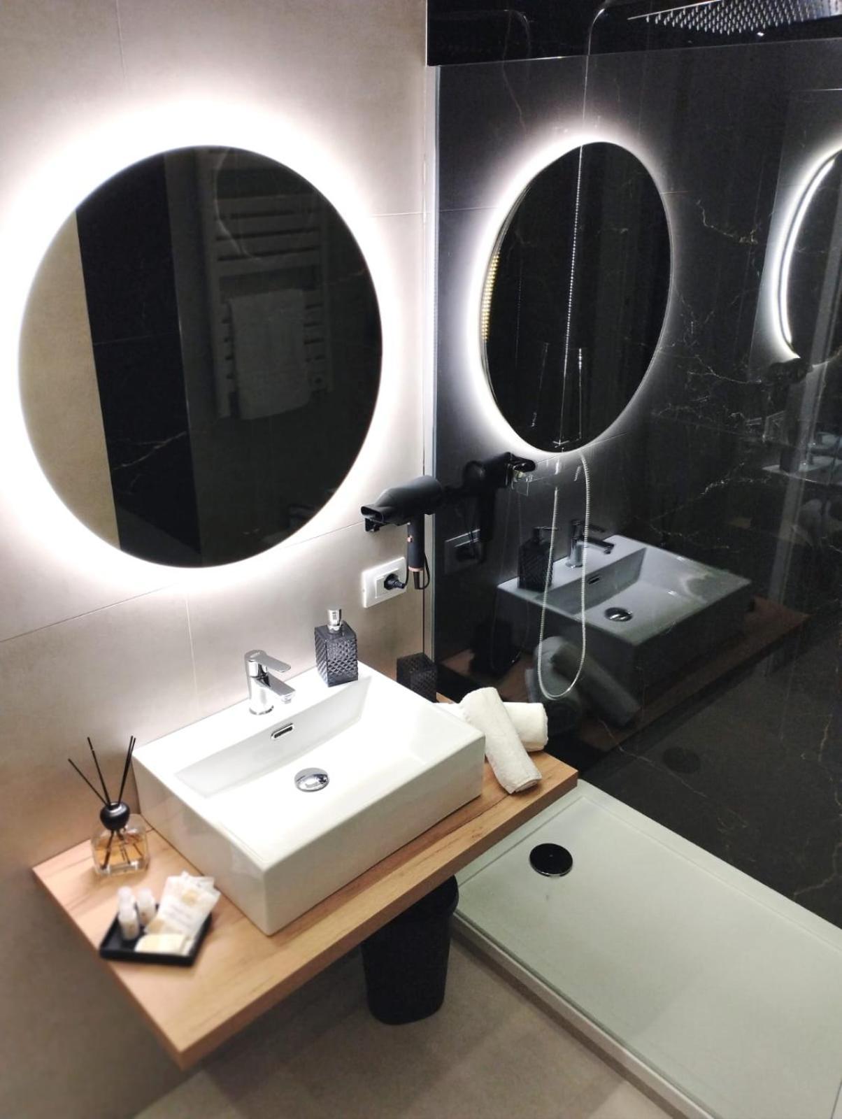 Agatha Modern Elegant Rooms Sant'Agata di Militello Exterior photo