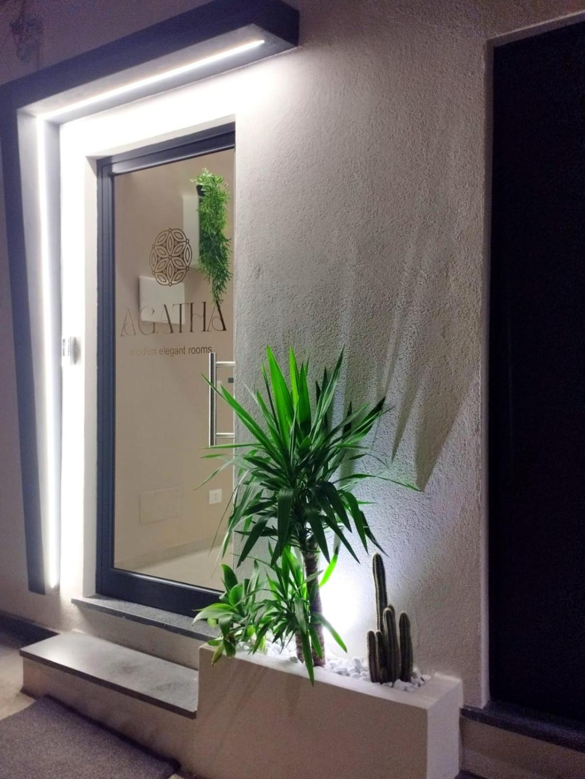 Agatha Modern Elegant Rooms Sant'Agata di Militello Exterior photo
